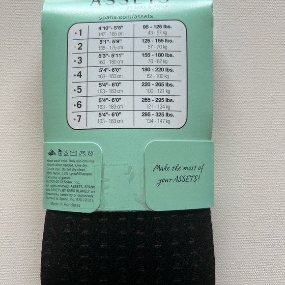 SPANX Assets Shaping Tights Textured Wish Bone Black Size 2 Flattens Smoothes🔥🔥 - Picture 3 of 3